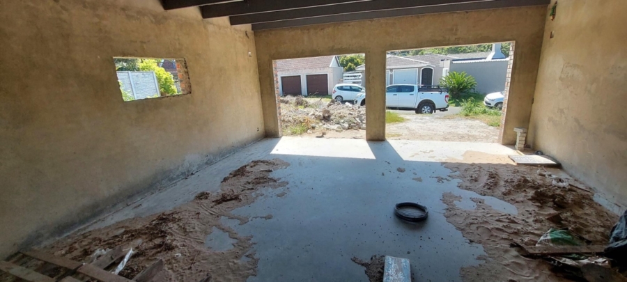 6 Bedroom Property for Sale in Sunrise On Sea Eastern Cape